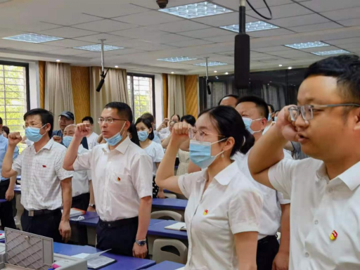 市掇刀石中学开展庆祝建党100周年活动